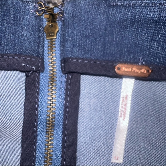 EUC Free People Color-block Denim Mini Skirt Size 12 Light Dark Wash Denim - Picture 4 of 7